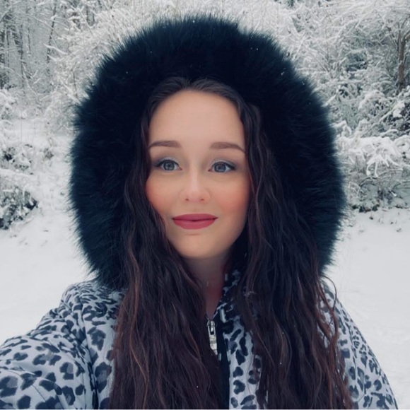 Meet your Posher - Picture 2 of 4